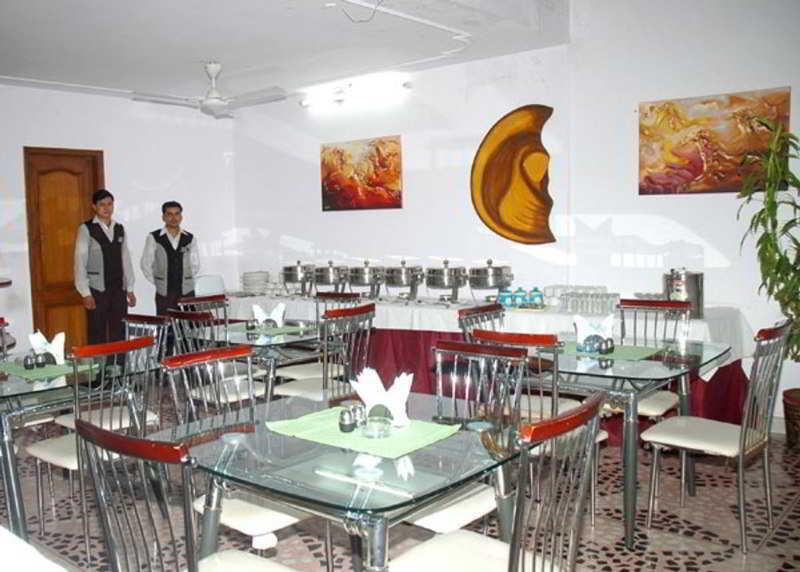 Hotel Pablas International, New Delhi, Near Metro المطعم الصورة